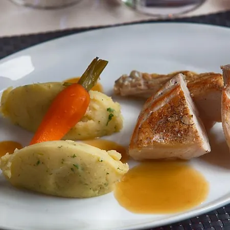 Hotel Logis Relais Des Puys