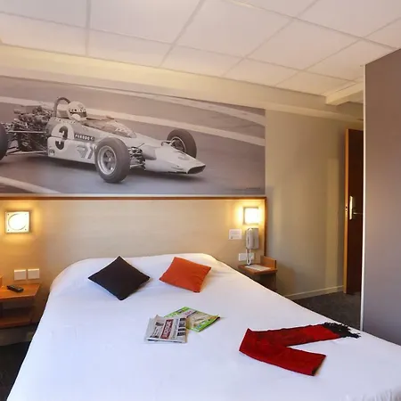 Logis Relais Des Puys Hotel 3*